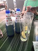 サン・ミッシェル通りの広場で白ビール