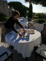 テラスで朝食