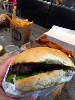NZ産の牛肉100%！絶品ハンバーガー