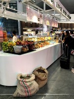 お店たくさん
