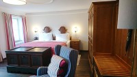 Goldner Hirsh Junior Suite