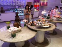 一階にあるスイーツの店、食べ放題