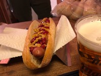 トナカイ肉を使った ホットドッグ