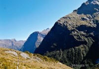 まるで日本の2500m以上の山々を縦走しているような