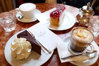 デメルにて～ウィンナーコーヒーとザッハートルテ～