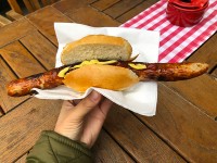 ホットドッグのウインナーが長い！