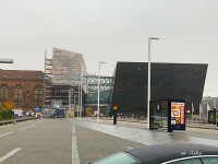 王立図書館。この右の黒いブラックダイアモンドと呼ばれる建物と、古い建物が繋がっています。