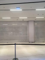シャッターの降りた展望台入り口