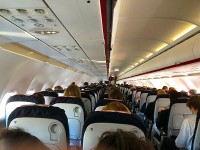 アムステルダムからマルセイユ行きのAF便の機内はほぼ満席