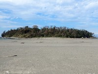 台風後の沖ノ鳥島