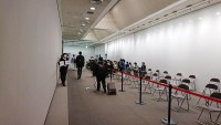 【成田空港】連絡通路はすべてコロナ関連確認所、待合場所として利用されています