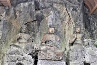 左隣の三尊