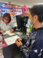 薬局内にてPCR検査受付