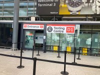 ヒースロー空港ターミナル3にて帰国前検査。お陰様で陰性。