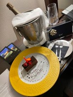 ホテルの人にも協力してもらい夫の誕生日をサプライズでお祝い