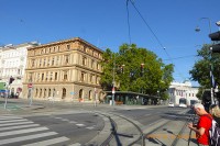 リンクの線路のある街並み
