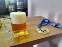 ガイドさんおすすめの店で　ゴール直後の一杯