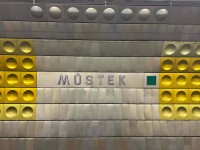 Mustek駅
