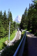 鉄道沿いのハイキングコース