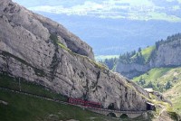 世界一急こう配の登山鉄道