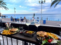 海を見ながら夕食