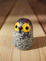 イッタラのガラス製フクロウのヒナ。