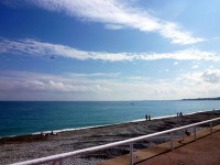 ニースの海と飛行機