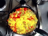食事はほとんど自炊をしました。かなり経済的です。 パエリアがうまくできたので思わず写真を撮りました。