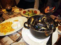 オランダらしい物を食べたいということでムール貝