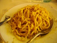フェリーチェ名物　カーショ　ド　エペペ （チーズと胡椒だけのパスタ）