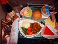 メインコースは、シーフードリゾット又は牛フィレ肉のソテーから選択。肉食の私は、迷わず牛フィレ肉