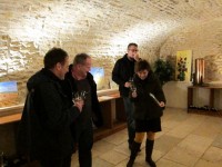イヴ・ボワイエ・マルトノ。ベルギーからの旅行者と一緒に試飲。