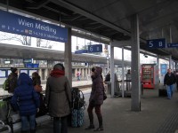 ウィーンマイトリング駅（着いた瞬間寒いです）