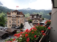 グリンデルワルトのホテル（BERNERHOF）のベランダより