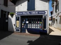 昼食（1） ： レストラン PILPIL- ENEA
