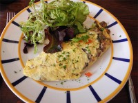 昼食（2） ： 郷土料理初アショアとガトーバスク
