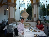 ポウサーダのレストランの夕食の様子です