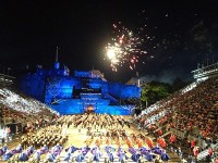Military TATOO クライマックスのfireworkと城に映し出されたスコットランドのアザミ