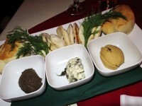 おいしいオードブルにビールもすすむ
