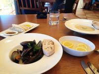 ムール貝の蒸し物、本日のスープ