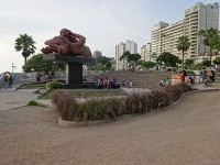 ラブラブな像のある恋人公園