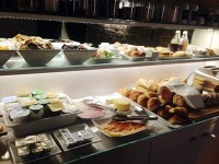 朝のご飯も美味しくて、クロワッサン最高。Paris☆ﾟ･*:.｡.
