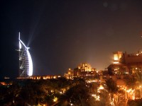 マディナジュメイラとバージュ・アル・アラブの夜景