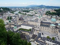 ホーエンザルツブルグ城よりザルツブルグ市街を望む