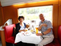 ICE の食堂車内