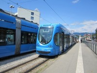 トラムで移動