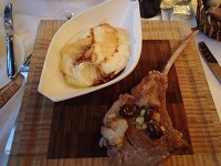 骨付き子牛肉のグリル