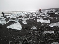 Black sand beach にある氷河