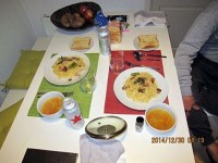 ディナー、魚介類調達できなかったので、パスタとスープだけになってしまった。