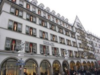 エルメス、お洒落な建物でした